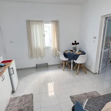 Apartament En Planta Baja Directo A La Calle Alcalá la Real